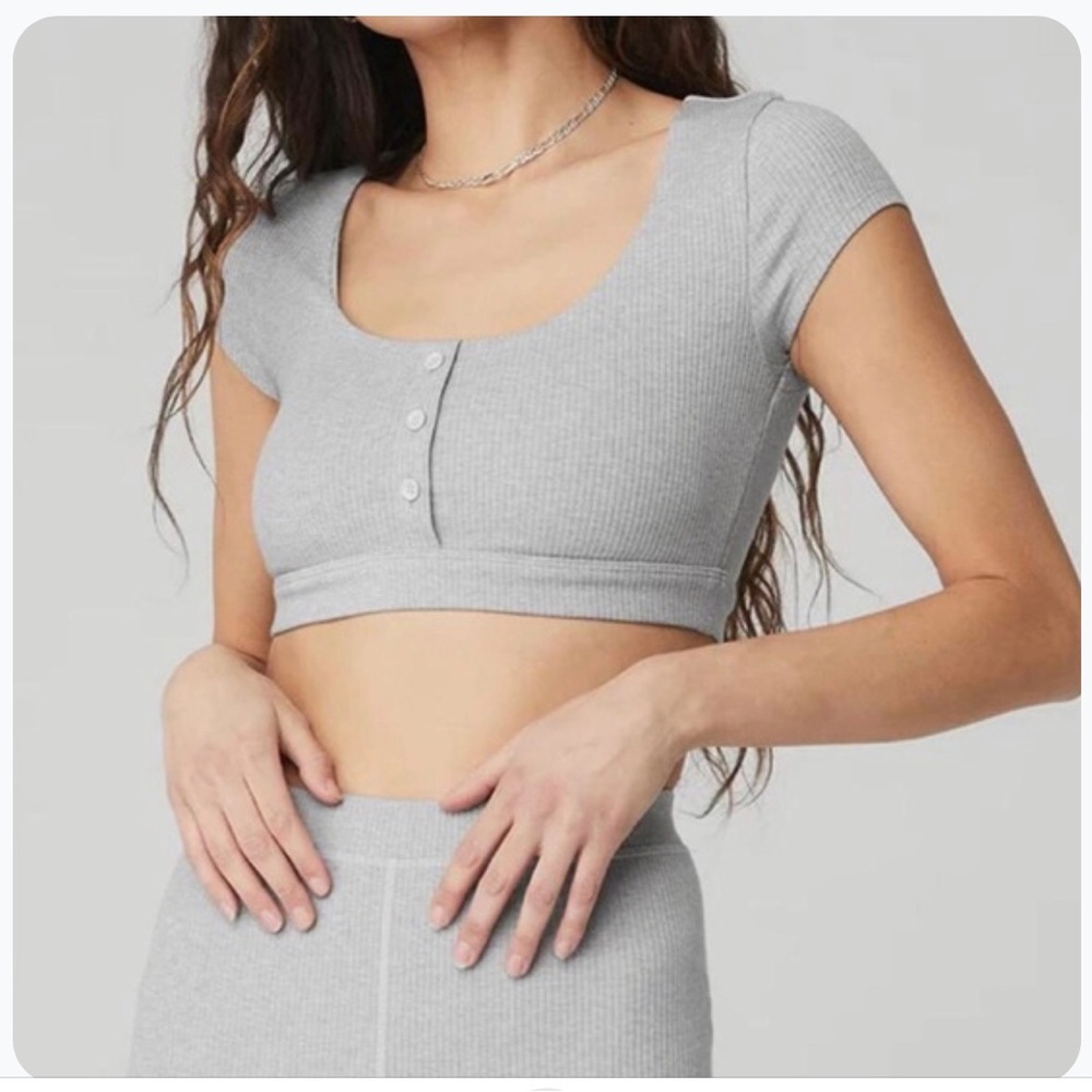 ALO Yoga Ribbed Scoop Neck Crop Top - Light Gray Size XS Great conditions